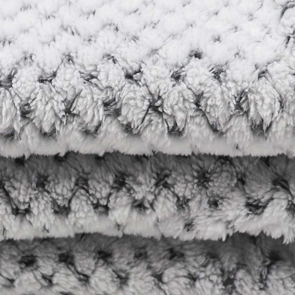 Zusa Charcoal & White Plush Siesta Blanket - Your Dream Napping Buddy!